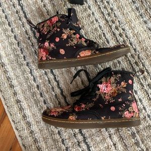 Women’s Floral Dr. Martens